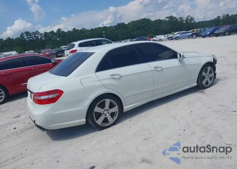 2010 Mercedes-Benz E 350 z USA, uszkodzony, nr VIN WDDHF5GBXAA113316